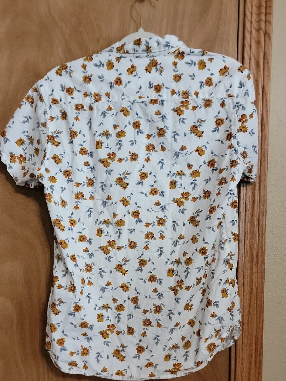Denim & Flower White Short-Sleeve Button-Down with Mustard Floral Print - Picture 6 of 6